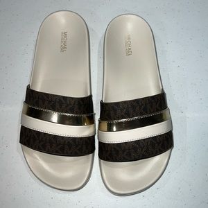 NWOT Michael Michael Kors Sandals size 8